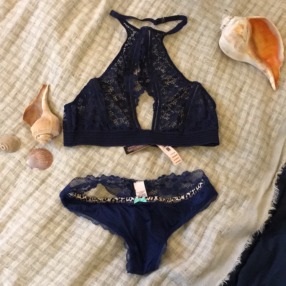 Victoria’s Secret halter bralette, XS navy blue